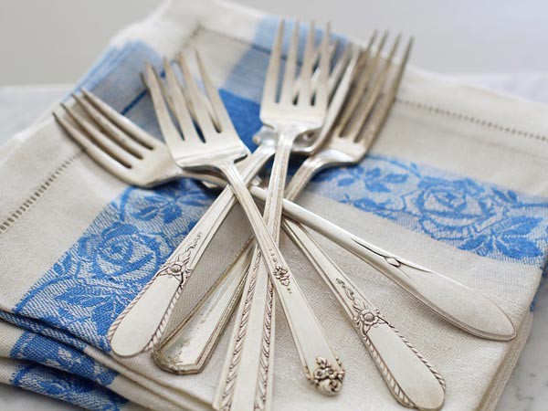 Sử dụng đồ dùng bằng kim loại để đựng đồ ăn đem lại cho bạn những lợi ích gì? - Ảnh 3. Sử dụng đồ dùng bằng kim loại để đựng đồ ăn đem lại cho bạn những lợi ích gì? - Ảnh 3.