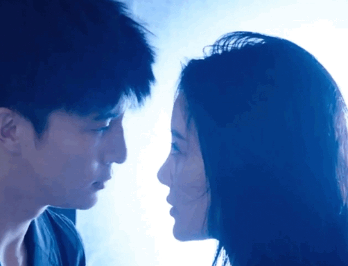 Giữa nghi vấn ngoại t&igrave;nh, Tiết Chi Khi&ecirc;m - L&yacute; Tiểu Lộ bị đ&agrave;o lại cảnh h&ocirc;n m&ugrave;i mẫn trong Thời Đại Thiếu Ni&ecirc;n Của Ch&uacute;ng Ta - Ảnh 2.