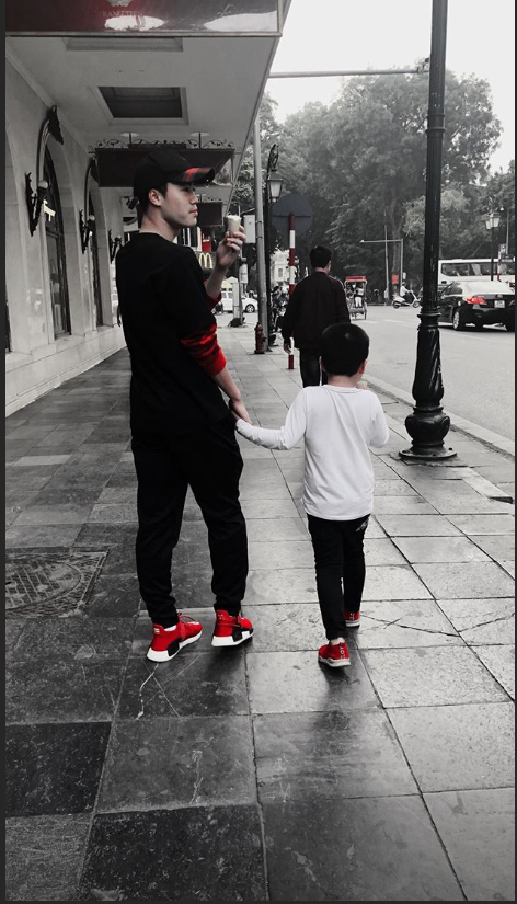 Văn Toàn đi chơi giải khuây với gia đình, Xuân Mạnh báo tin vui tới người hâm mộ - Ảnh 1. Văn Toàn đi chơi giải khuây với gia đình, Xuân Mạnh báo tin vui tới người hâm mộ - Ảnh 1.