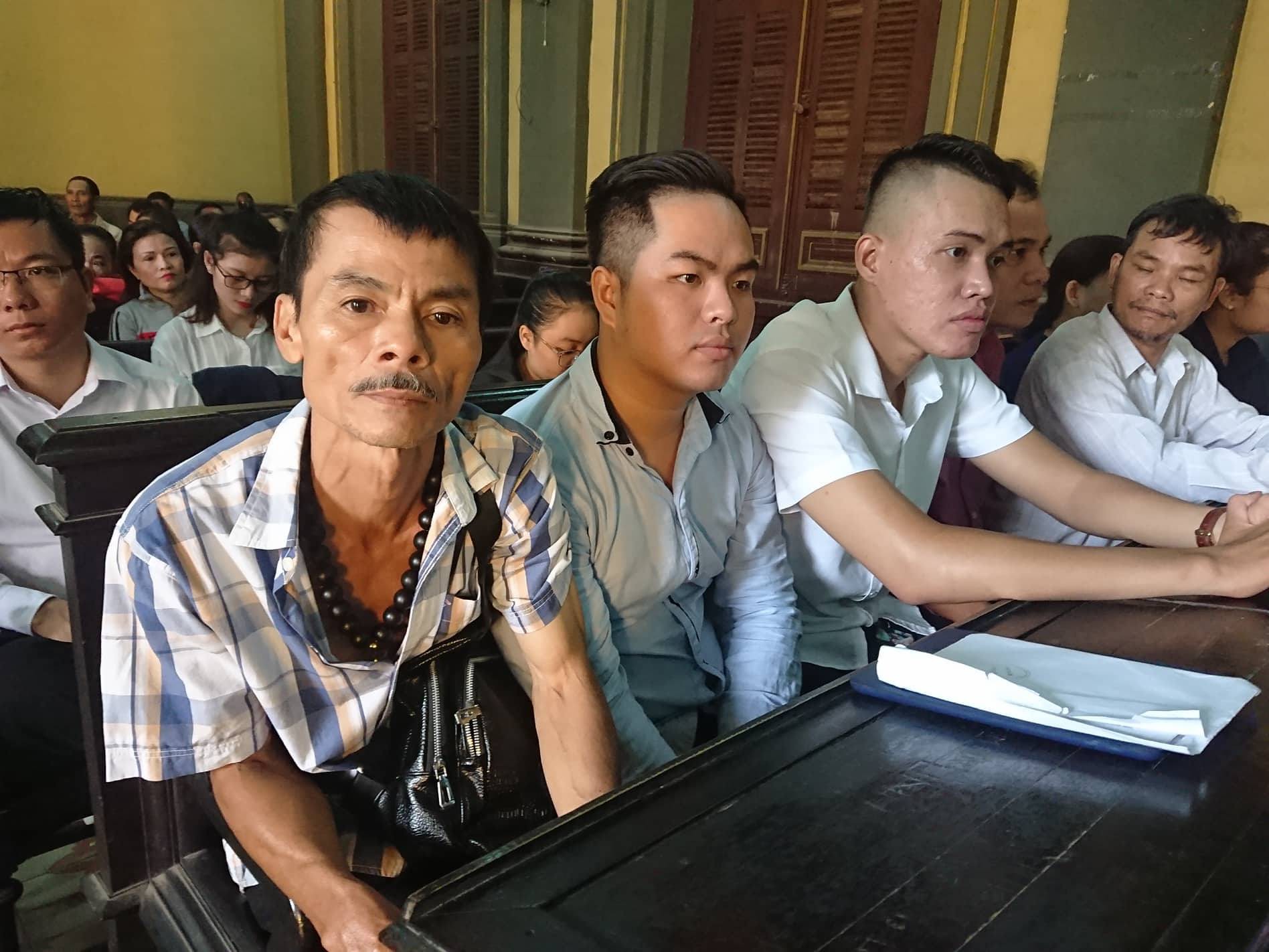 Kẻ trộm cắp xe SH và giết hiệp sĩ ở Sài Gòn lạnh lùng khi đối diện mức án cao nhất - Ảnh 4. Kẻ trộm cắp xe SH và giết hiệp sĩ ở Sài Gòn lạnh lùng khi đối diện mức án cao nhất - Ảnh 4.