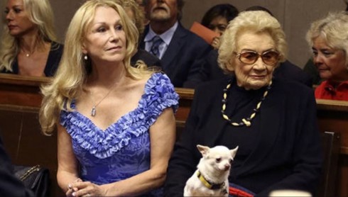 Công chúa Hawaii ủy thác 40 triệu USD và chó Chihuahua cho vợ - Ảnh 1.