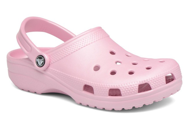 Muốn khẳng định tình yêu với sữa tươi trân châu đường đen, hãy mua đôi Crocs này! - Ảnh 1.