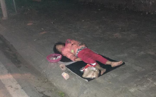 Bé gái 5 tuổi ăn xin ngủ trên vỉa hè trong đêm: Không để bé bị lạm dụng đi nuôi gia đình - Ảnh 1.