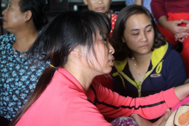 Ph&uacute;t hoảng sợ của mẹ b&eacute; g&aacute;i bị đối tượng nghi &ldquo;ng&aacute;o đ&aacute;&rdquo; khống chế trong nh&agrave; tắm - Ảnh 2.