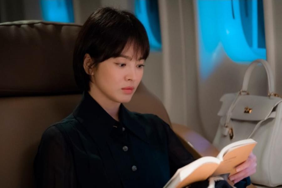 Song Hye Kyo mê trai, tham tiền từ Hậu Duệ Mặt Trời đến Encounter - Ảnh 4. Song Hye Kyo mê trai, tham tiền từ Hậu Duệ Mặt Trời đến Encounter - Ảnh 4.