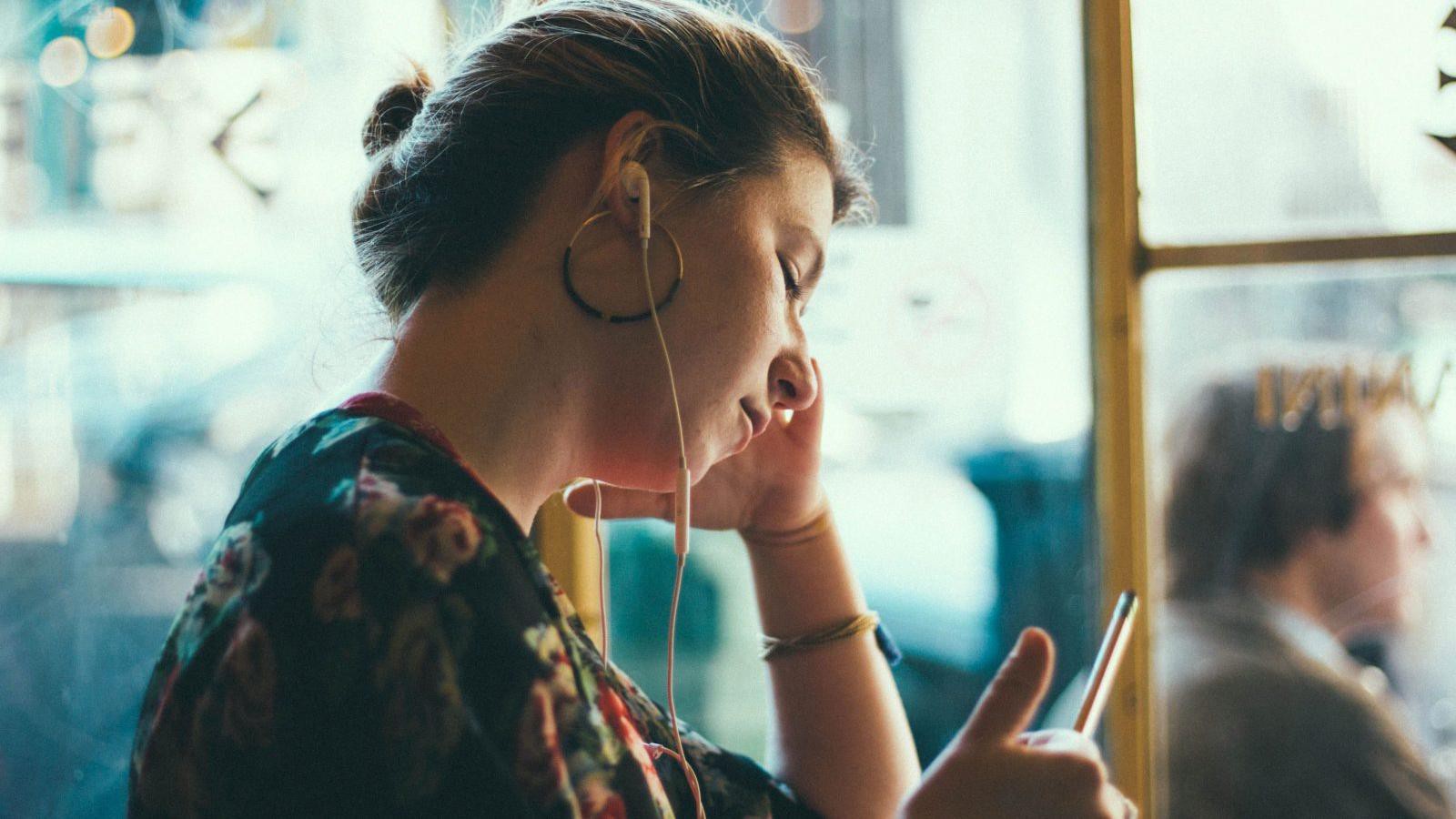 Căn bệnh khiến 40.000 người Việt tự tử mỗi năm: đừng chủ quan với những dấu hiệu cảnh báo bạn đang mắc trầm cảm - Ảnh 2. Căn bệnh khiến 40.000 người Việt tự tử mỗi năm: đừng chủ quan với những dấu hiệu cảnh báo bạn đang mắc trầm cảm - Ảnh 2.