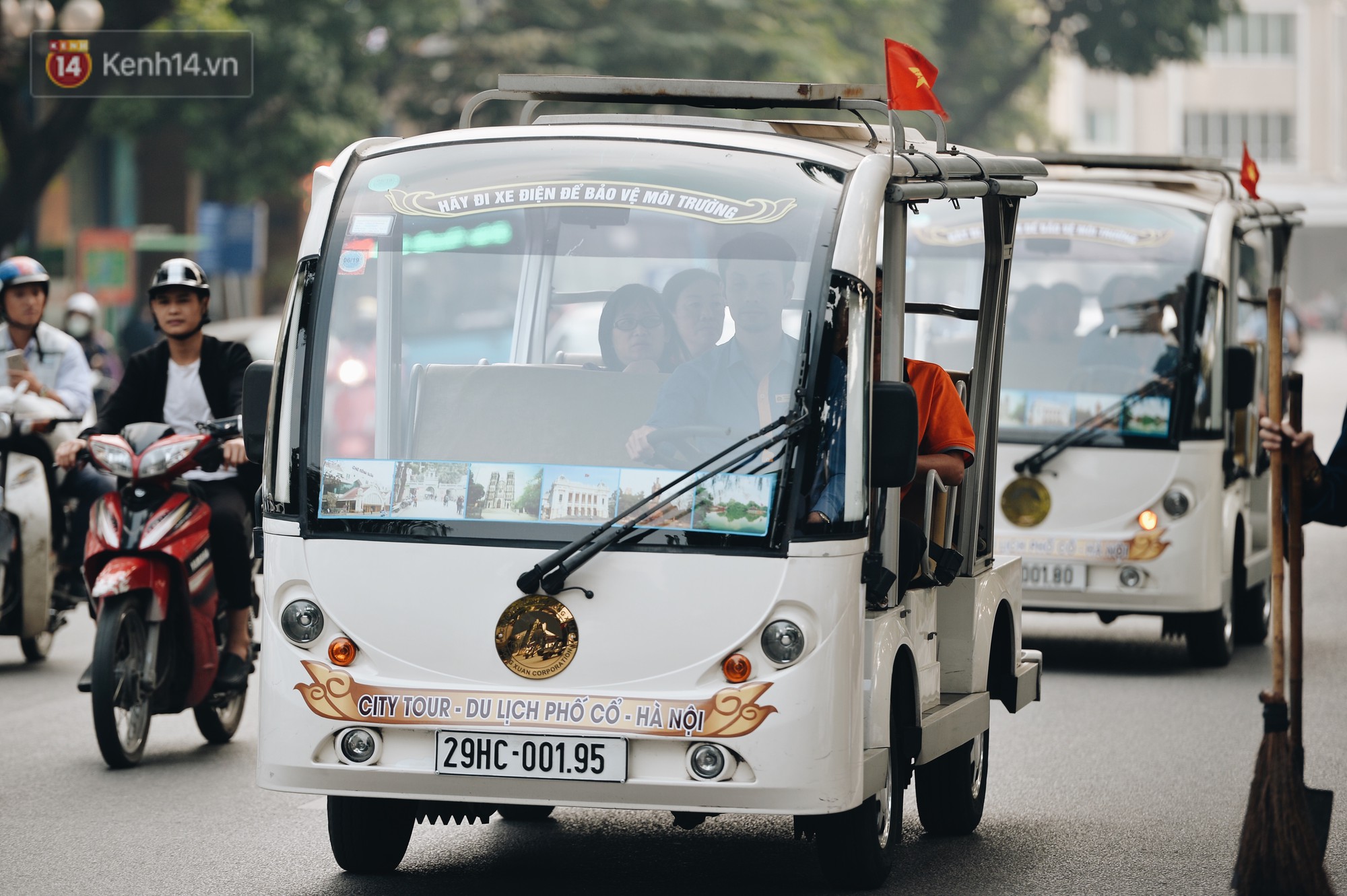 Dành 1 ngày vi vu Hà Nội: Chọn xích lô, ô tô điện hay buýt 2 tầng để tham quan Thủ đô? - Ảnh 6. Dành 1 ngày vi vu Hà Nội: Chọn xích lô, ô tô điện hay buýt 2 tầng để tham quan Thủ đô? - Ảnh 6.