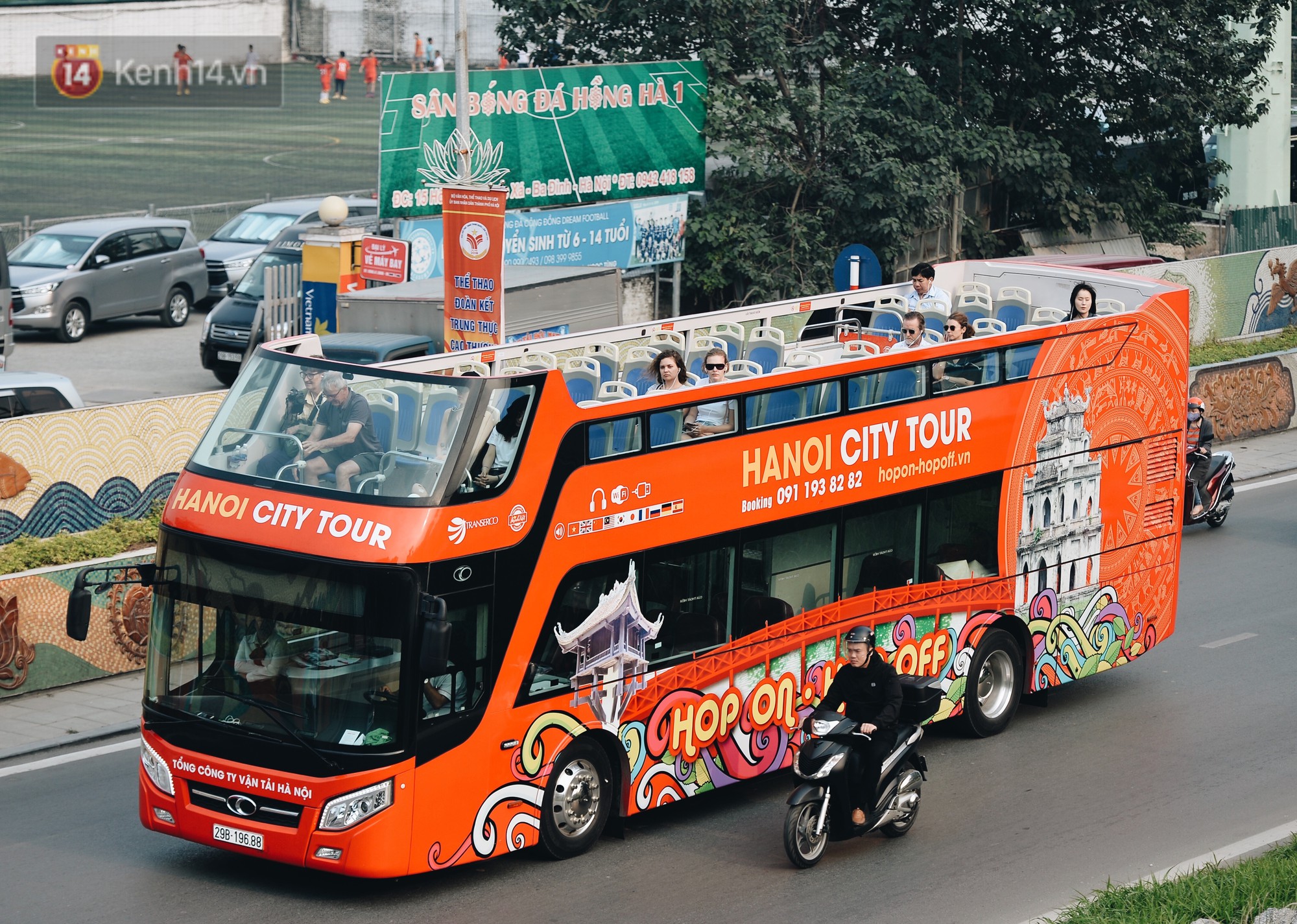 Dành 1 ngày vi vu Hà Nội: Chọn xích lô, ô tô điện hay buýt 2 tầng để tham quan Thủ đô? - Ảnh 7. Dành 1 ngày vi vu Hà Nội: Chọn xích lô, ô tô điện hay buýt 2 tầng để tham quan Thủ đô? - Ảnh 7.