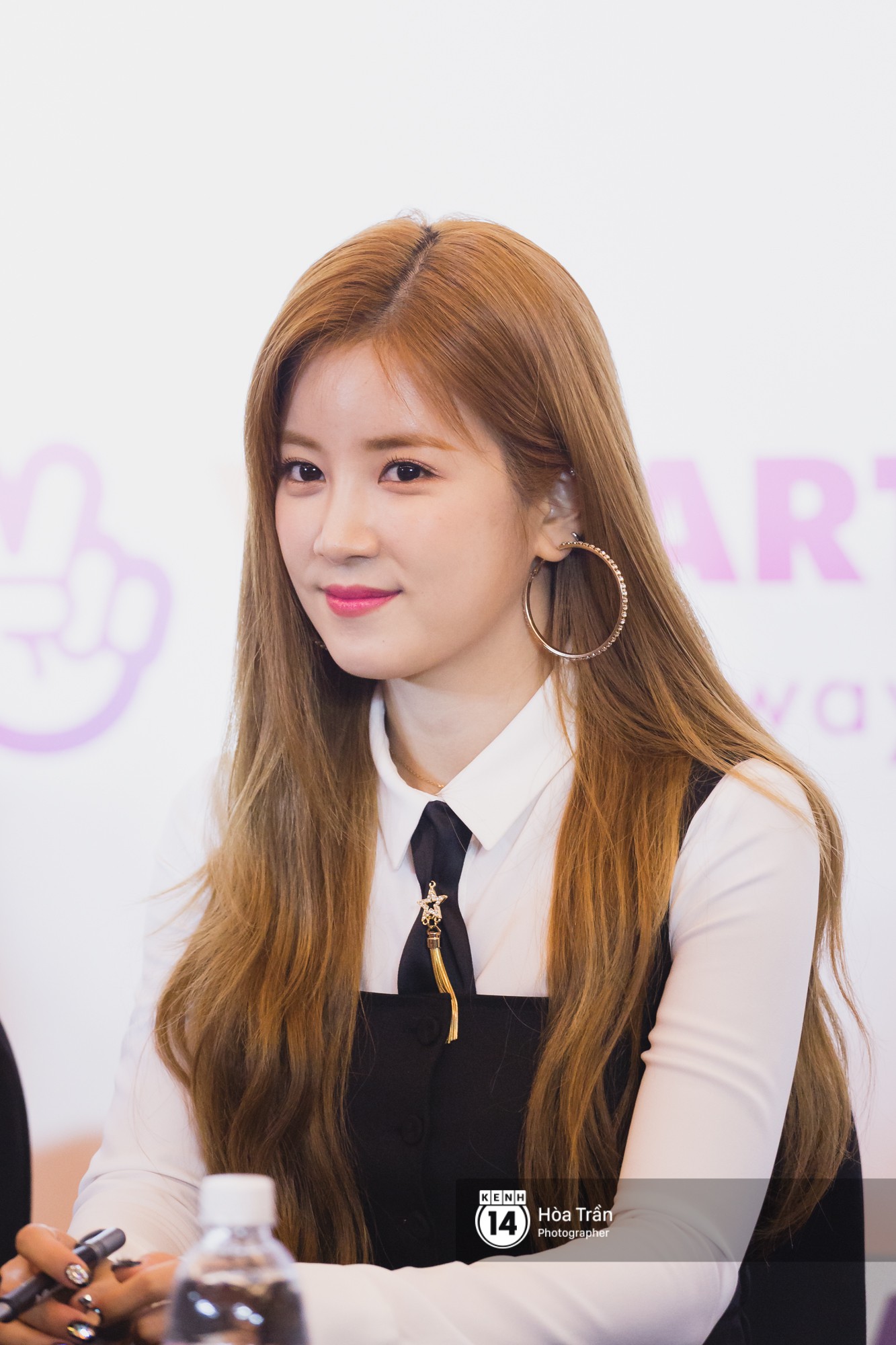 Fansign đầu tiên của Apink tại Việt Nam: Naeun khoe body nổi tiếng, Bomi và mỹ nhân này hack tuổi khó tin - Ảnh 12.