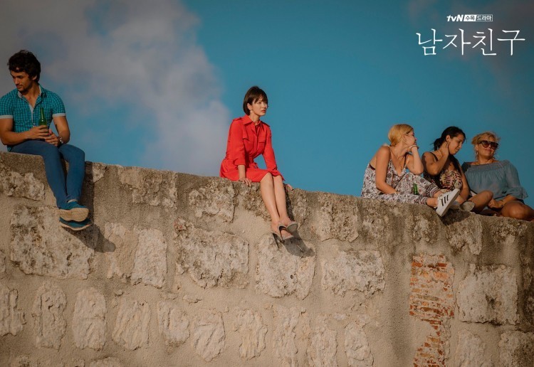 Tất tần tật những màn thả thính cực ngọt giữa chị em Song Hye Kyo - Park Bo Gum trong 2 tập đầu Encounter - Ảnh 1. Tất tần tật những màn thả thính cực ngọt giữa chị em Song Hye Kyo - Park Bo Gum trong 2 tập đầu Encounter - Ảnh 1.