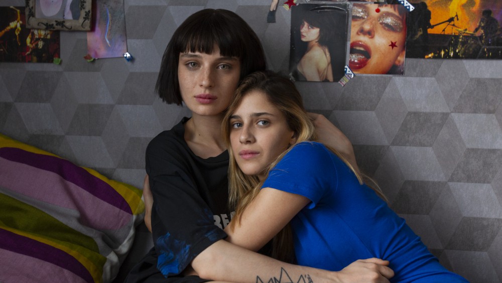 Series Netflix về gái ngành tuổi teen bị cáo buộc cổ súy nạn bán dâm - Ảnh 1. Series Netflix về gái ngành tuổi teen bị cáo buộc cổ súy nạn bán dâm - Ảnh 1.