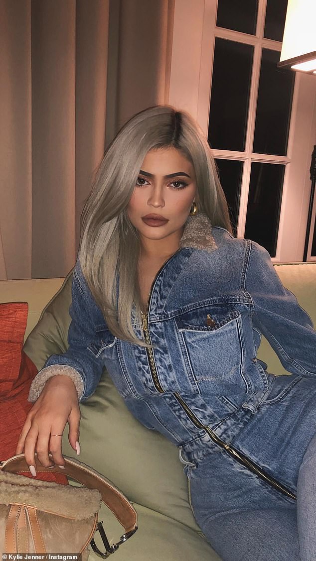 Đã giàu nứt vách, Kylie Jenner còn đẹp sang chảnh và gợi cảm khiến giới trẻ mê mẩn - Ảnh 9.