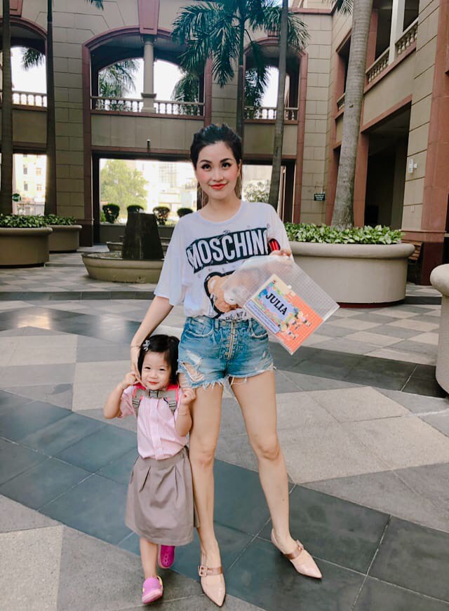 Street style sao: Diệp Lâm Anh vừa sinh xong đã diện ngay đồ khoe dáng, Hương Giang mặc kín đáo vẫn lộ dáng gầy - Ảnh 13.