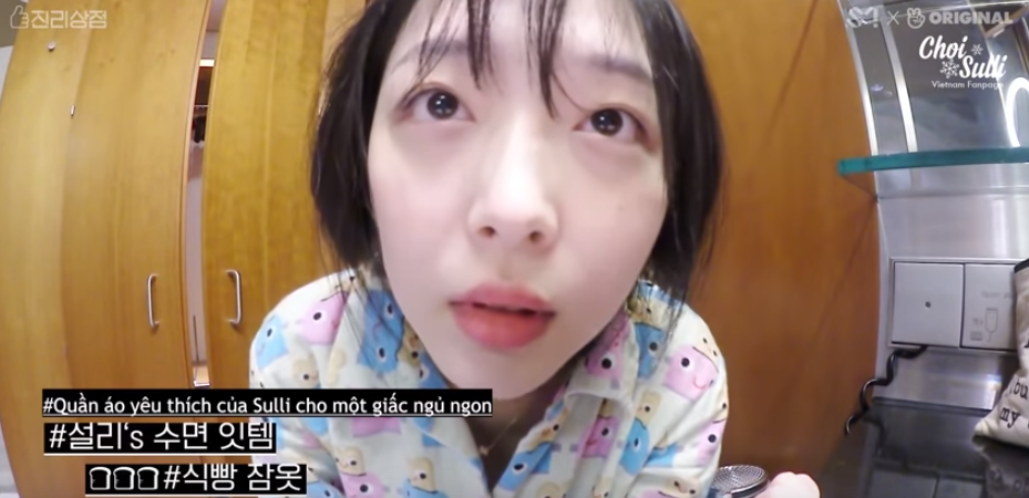 Sulli khoe mặt mộc trên show riêng: Thật sự không đùa được đâu! - Ảnh 2. Sulli khoe mặt mộc trên show riêng: Thật sự không đùa được đâu! - Ảnh 2.