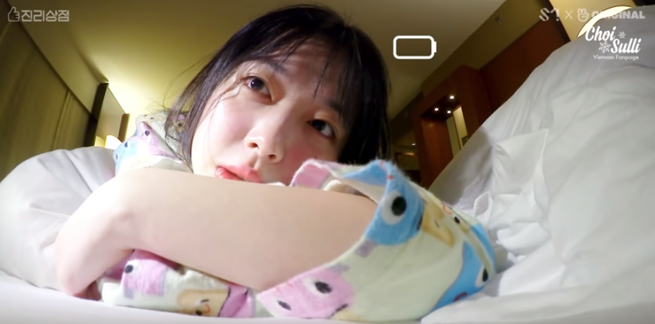 Sulli khoe mặt mộc trên show riêng: Thật sự không đùa được đâu! - Ảnh 6. Sulli khoe mặt mộc trên show riêng: Thật sự không đùa được đâu! - Ảnh 6.