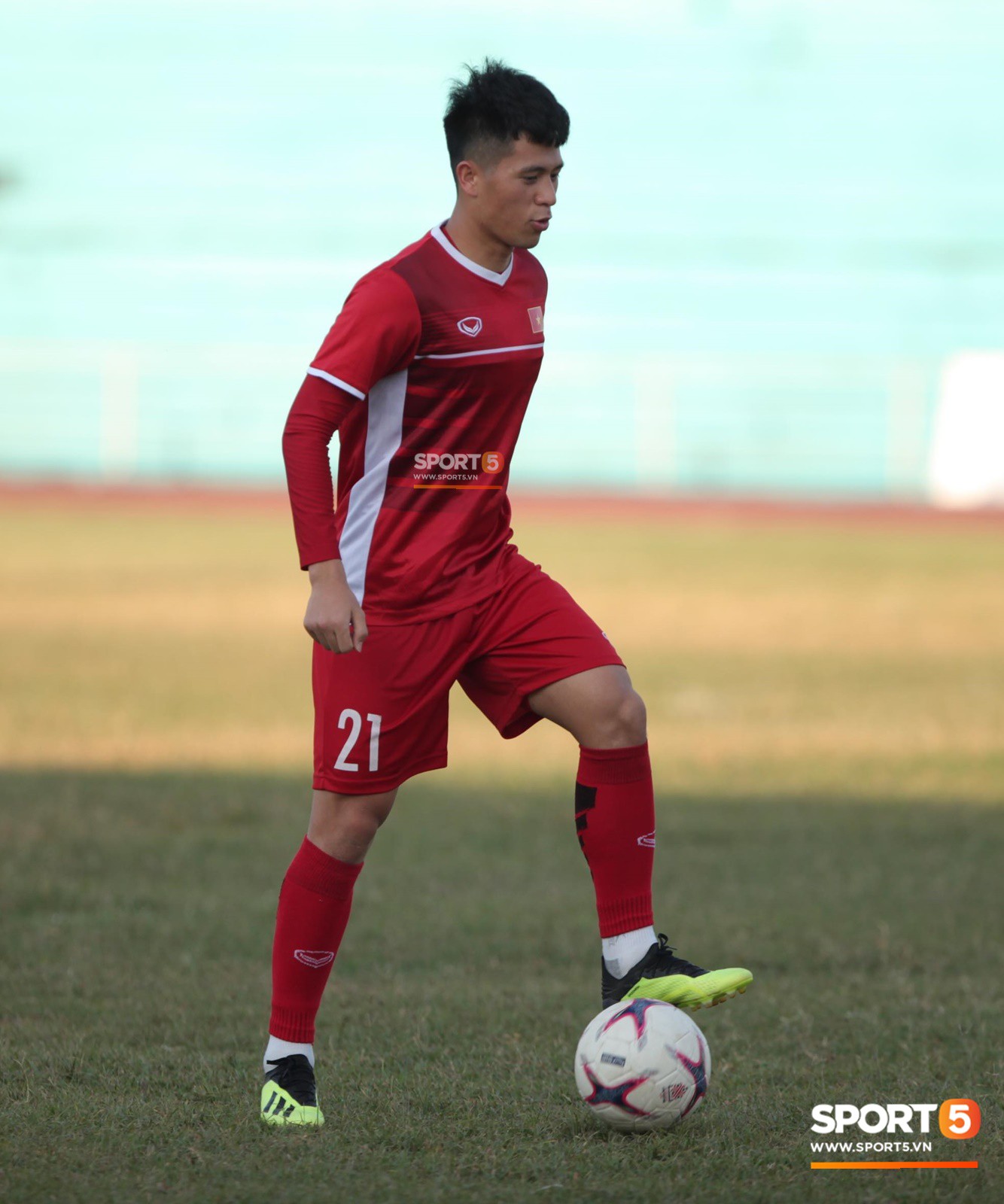 Trọng ỉn nhấn mạnh Việt Nam rất khó khăn khi đối đầu với Lào ở trận ra quân AFF Cup 2018 - Ảnh 1. Trọng ỉn nhấn mạnh Việt Nam rất khó khăn khi đối đầu với Lào ở trận ra quân AFF Cup 2018 - Ảnh 1.
