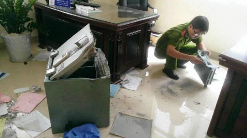 Đi làm về, 2 vợ chồng ở Sài Gòn phát hiện mất trộm hàng trăm triệu đồng - Ảnh 1. Đi làm về, 2 vợ chồng ở Sài Gòn phát hiện mất trộm hàng trăm triệu đồng - Ảnh 1.