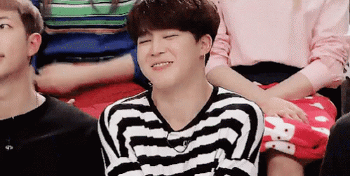 Nhìn 2 thái cực choải nhau chan chát của các nam idol này đến fan ruột cũng... không tin là cùng 1 người - Ảnh 15.