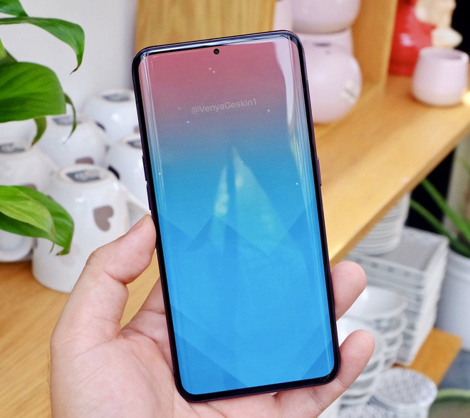 Samsung Galaxy S10 lộ ảnh: Màn hình tràn viền ăn đứt iPhone XS, mịn căng không tì vết - Ảnh 3.