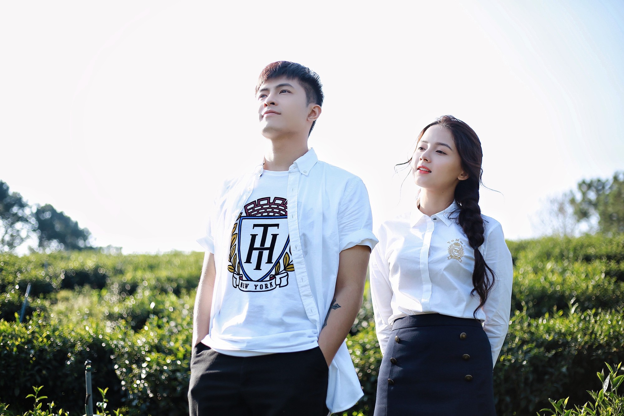 Gin Tuấn Kiệt hợp tác cùng hotgirl ảnh thẻ Lan Hương tung MV đầy nước mắt về tuổi thanh xuân - Ảnh 2. Gin Tuấn Kiệt hợp tác cùng hotgirl ảnh thẻ Lan Hương tung MV đầy nước mắt về tuổi thanh xuân - Ảnh 2.
