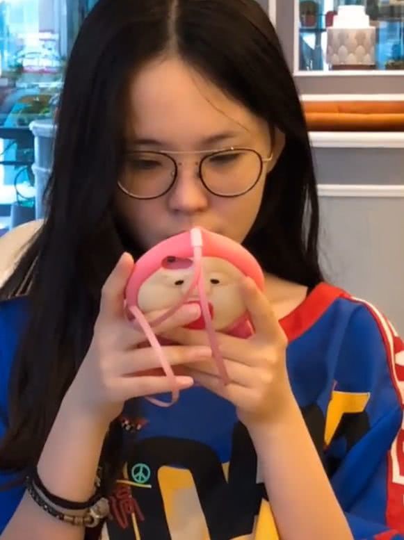 Ch&ecirc; ỏng ch&ecirc; eo bạn g&aacute;i qua mạng ngo&agrave;i đời nh&igrave;n kh&aacute;c tr&ecirc;n ảnh, nam thanh ni&ecirc;n lại bị n&eacute;m đ&aacute; v&igrave; l&yacute; do kh&ocirc;ng ngờ - Ảnh 3.