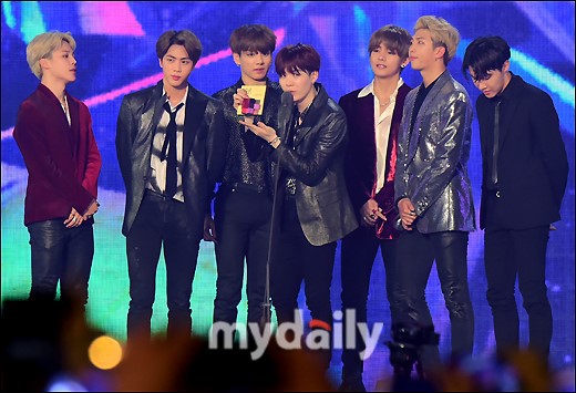 BTS “vét sạch” giải lớn, Wanna One gây tranh cãi khi nhận Daesang tại MGA 2018 - Ảnh 5.