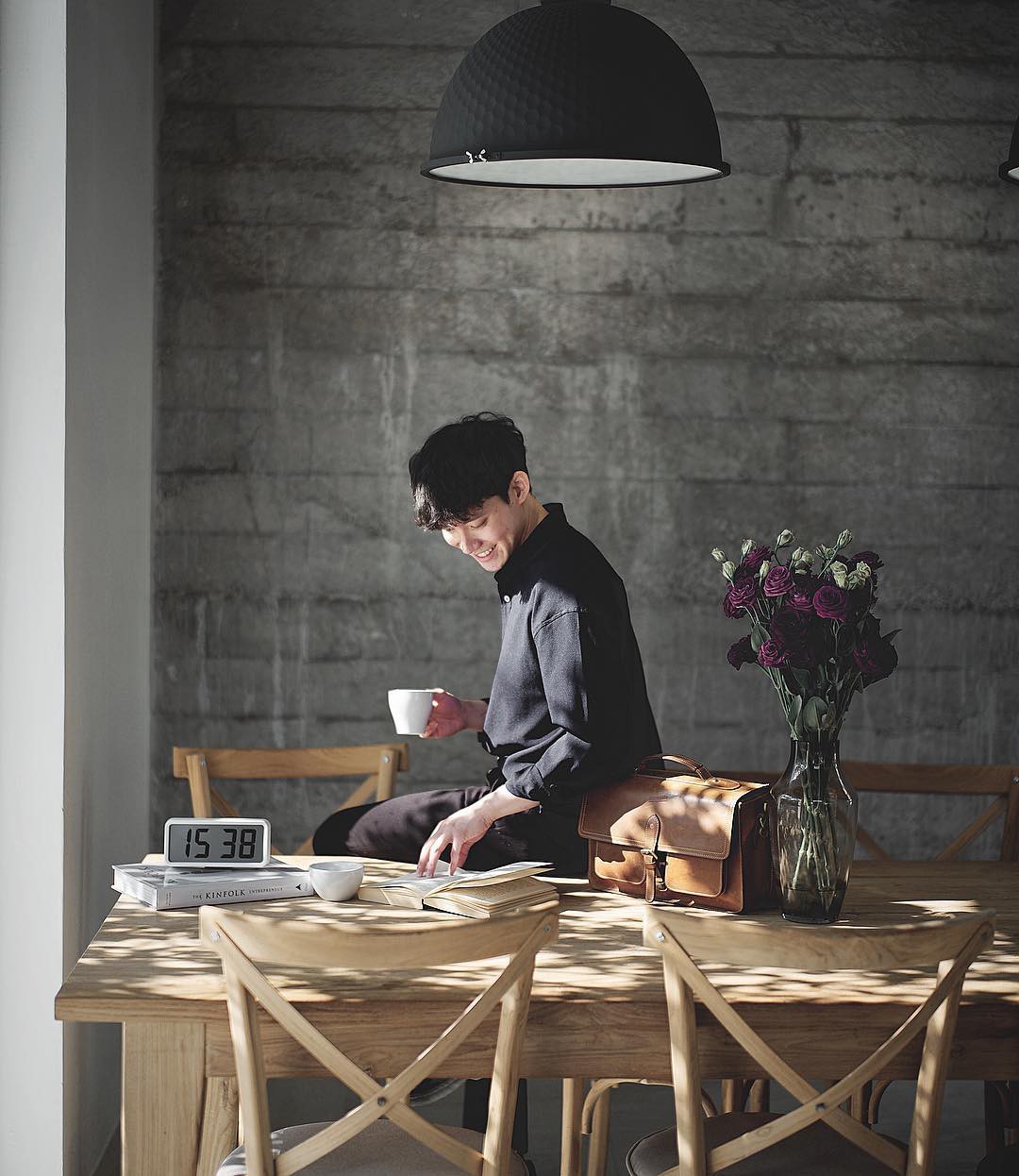 Bi kịch công sở: Lắm gái nhiều trai, nhưng chẳng yêu được ai! - Ảnh 1. Bi kịch công sở: Lắm gái nhiều trai, nhưng chẳng yêu được ai! - Ảnh 1.