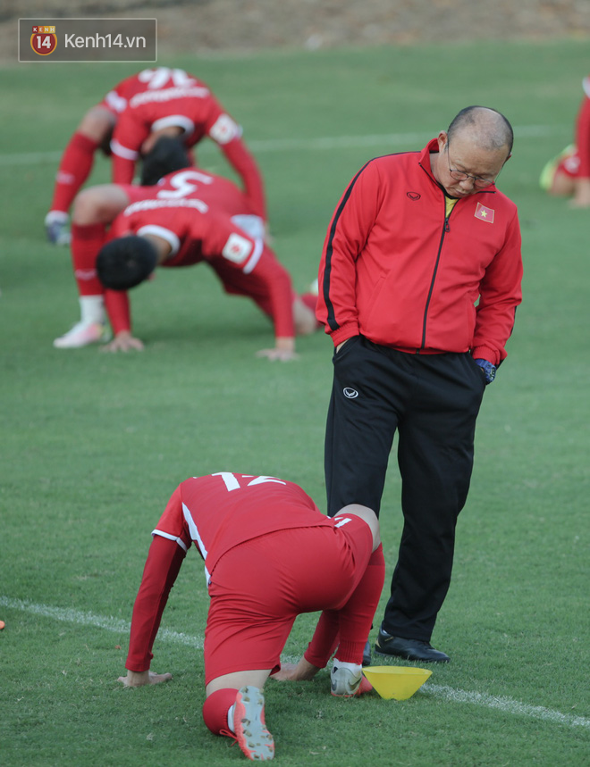 AFF CUP 2018: Những quy định nghiêm khắc của HLV Park Hang Seo  - Ảnh 1.