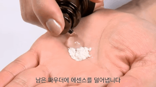 Kh&ocirc;ng phải serum vitamin C, loại bột n&agrave;y mới thực l&agrave; thần dược cho l&agrave;n da s&aacute;ng mịn, chống l&atilde;o h&oacute;a - Ảnh 2.