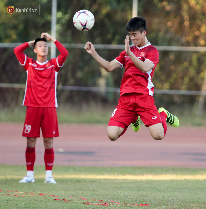 AFF CUP 2018: Trọng "ỉn" trút giận lên Văn Toàn trong buổi tập đá ma - Ảnh 7.