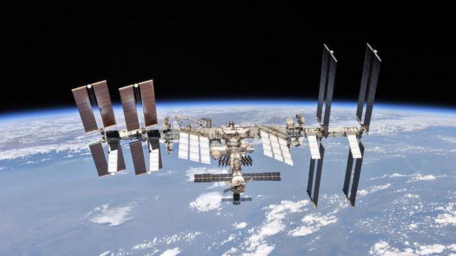 ISS: Hãy khám phá một vẻ đẹp tuyệt vời của Trạm Vũ trụ Quốc tế (ISS)! Hình ảnh sẽ cho bạn cái nhìn chân thật và thú vị về cuộc sống của các phi hành gia trên không gian. Xem những bức ảnh của ISS để có một trải nghiệm khác biệt và đầy cảm hứng.