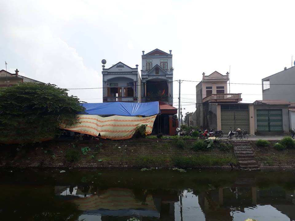 Vụ cô giáo nghỉ hưu bị sát hại ở Hưng Yên: Con trai giết hàng xóm, mẹ đóng cửa không dám ra ngoài - Ảnh 2. Vụ cô giáo nghỉ hưu bị sát hại ở Hưng Yên: Con trai giết hàng xóm, mẹ đóng cửa không dám ra ngoài - Ảnh 2.