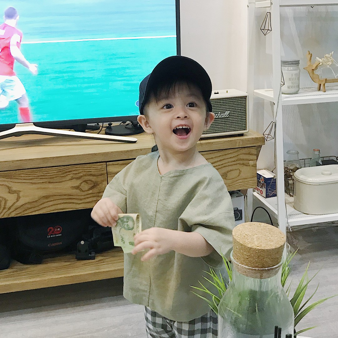 Ngắm loạt nhóc tỳ đang hot nhất MXH: Nếu không quá đáng yêu thì cũng là meme đậm chất giải trí - Ảnh 34. Ngắm loạt nhóc tỳ đang hot nhất MXH: Nếu không quá đáng yêu thì cũng là meme đậm chất giải trí - Ảnh 34.
