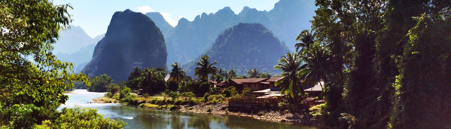 Hỏi khó: Dép lào, gió lào, thuốc lào có phải đến từ nước Lào hay không? - Ảnh 1. Hỏi khó: Dép lào, gió lào, thuốc lào có phải đến từ nước Lào hay không? - Ảnh 1.