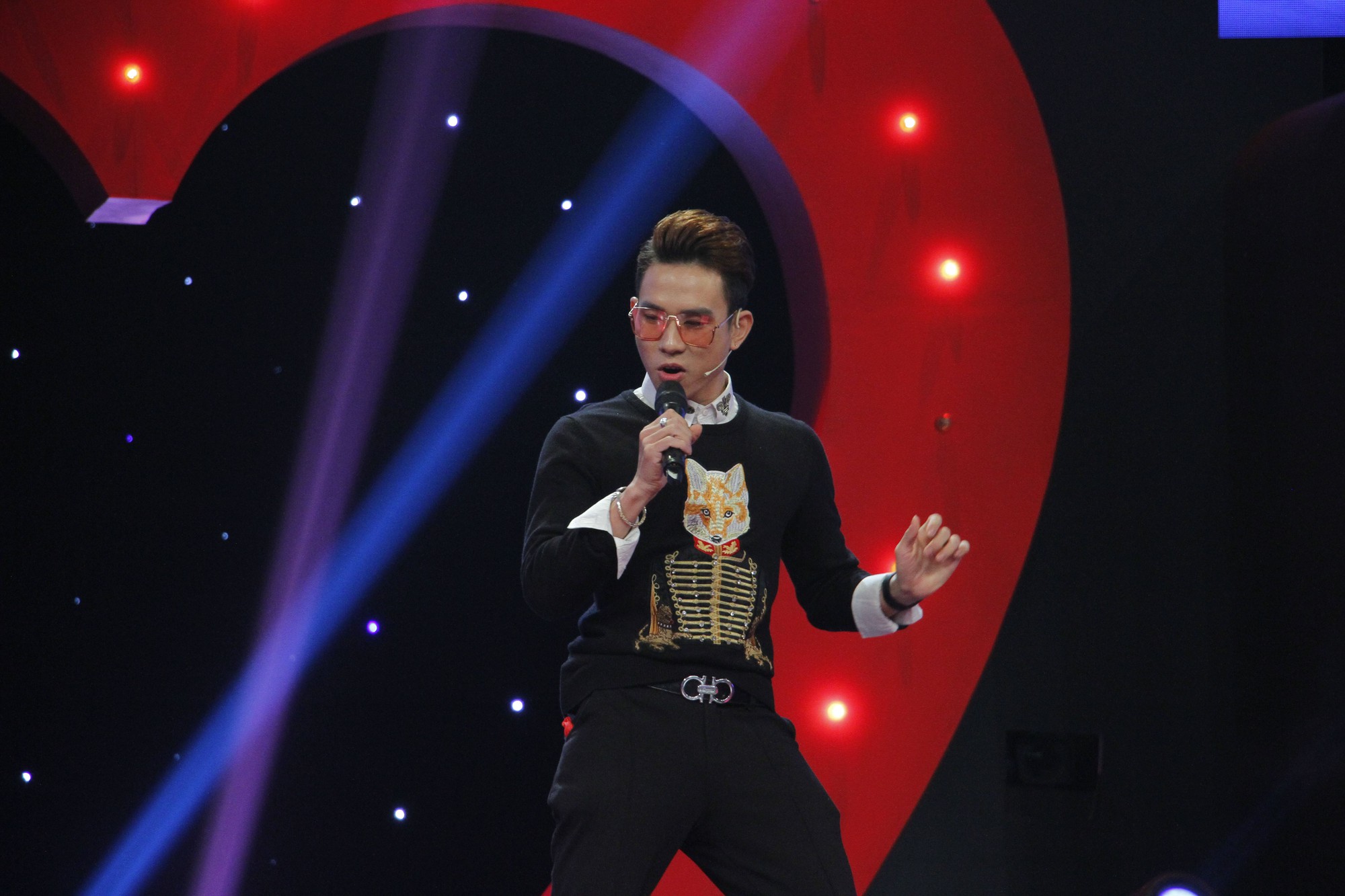 Việt Hương tìm thấy thanh xuân của Tiết Cương trong show hẹn hò - Ảnh 3. Việt Hương tìm thấy thanh xuân của Tiết Cương trong show hẹn hò - Ảnh 3.