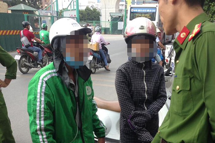 Câu nói chốt của cán bộ công an khi giải quyết vụ va chạm giao thông khiến người dân thích thú - Ảnh 1. Câu nói chốt của cán bộ công an khi giải quyết vụ va chạm giao thông khiến người dân thích thú - Ảnh 1.