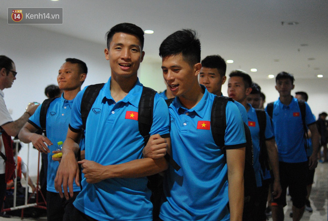 Phát hiện hai cầu thủ Việt Nam dính nhau như sam, HLV Park Hang-seo quyết định tách mỗi người ở một phòng - Ảnh 2.