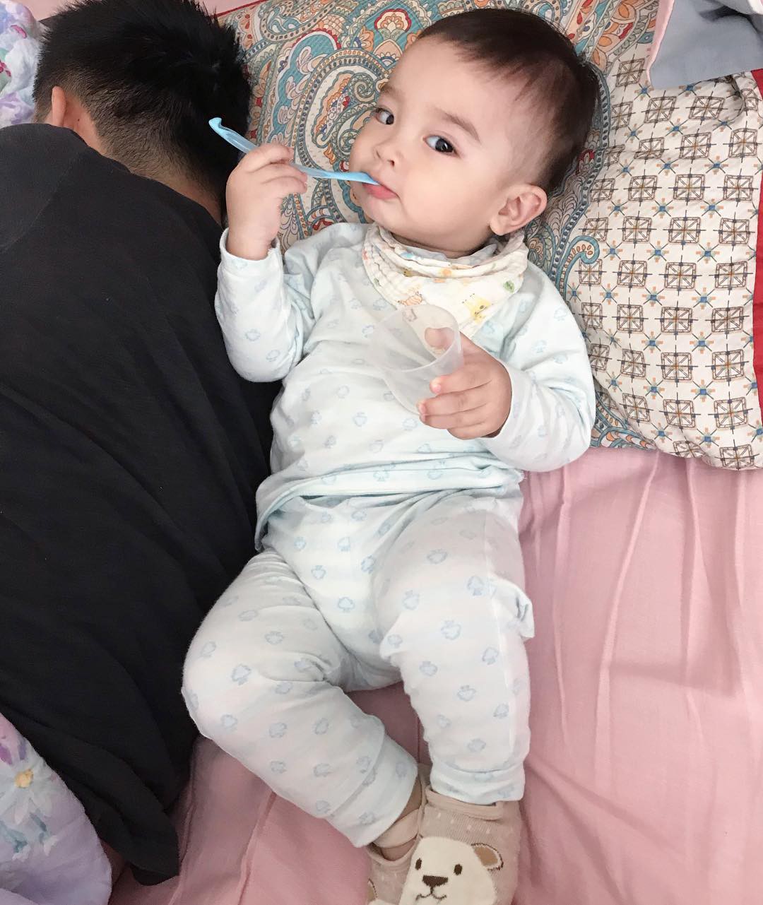 Ngắm loạt nhóc tỳ đang hot nhất MXH: Nếu không quá đáng yêu thì cũng là meme đậm chất giải trí - Ảnh 37. Ngắm loạt nhóc tỳ đang hot nhất MXH: Nếu không quá đáng yêu thì cũng là meme đậm chất giải trí - Ảnh 37.