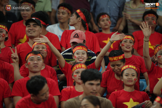 Đây mới là lý do khiến cầu thủ Lào chạnh lòng sau trận thua 0-3 trước Việt Nam ở AFF Cup 2018 - Ảnh 3.