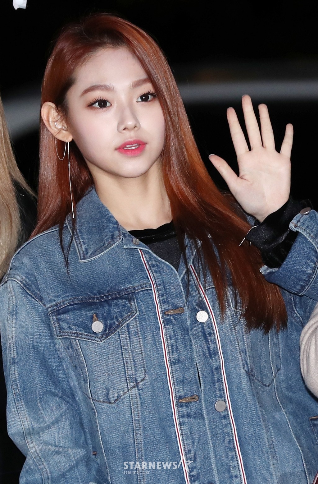 Mỹ nhân đẹp nhất thế giới Tzuyu đụng độ bản sao, nhưng lại bị người đẹp khác của TWICE chiếm hết spotlight - Ảnh 21. Mỹ nhân đẹp nhất thế giới Tzuyu đụng độ bản sao, nhưng lại bị người đẹp khác của TWICE chiếm hết spotlight - Ảnh 21.