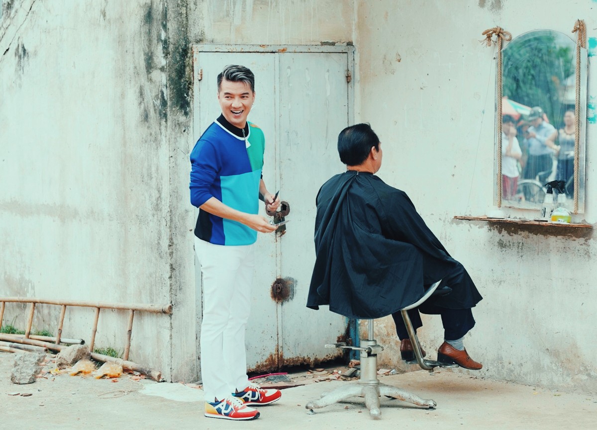 Lâu lắm rồi Vpop mới có sản phẩm âm nhạc quy tụ dàn sao bự như: Mr.Đàm, Noo Phước Thịnh, Hương Giang... thế này! - Ảnh 2. Lâu lắm rồi Vpop mới có sản phẩm âm nhạc quy tụ dàn sao bự như: Mr.Đàm, Noo Phước Thịnh, Hương Giang... thế này! - Ảnh 2.