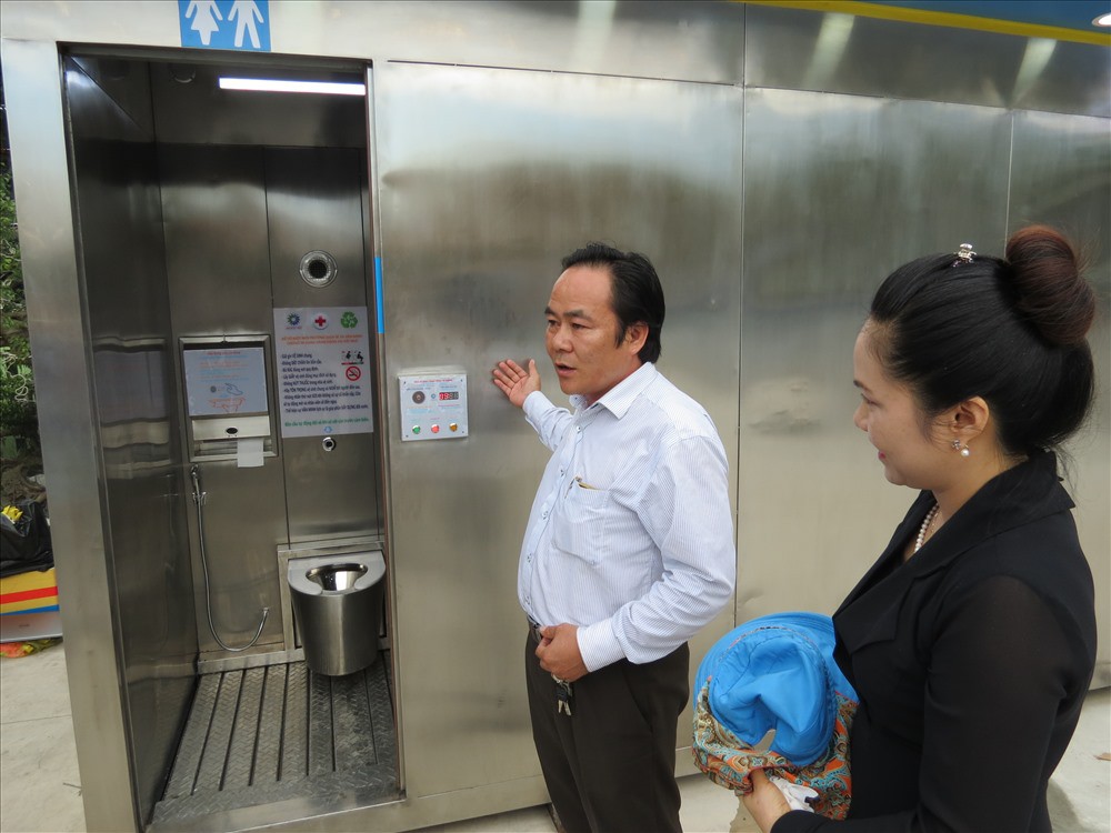 Chủ tịch Hiệp hội Nhà vệ sinh VN: “Đâu chỉ cười, người ta còn nói tôi bị khùng, biến thái” - Ảnh 3. Chủ tịch Hiệp hội Nhà vệ sinh VN: “Đâu chỉ cười, người ta còn nói tôi bị khùng, biến thái” - Ảnh 3.