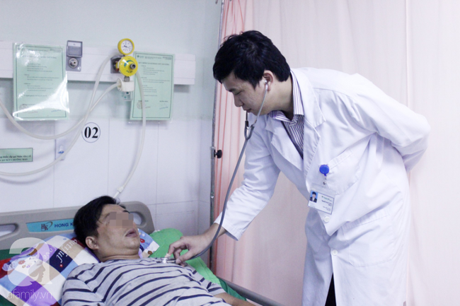 Leo lên cao hàn sắt sửa quán ăn, thanh niên bị điện giật ngưng tim và 5 phút hồi sinh thần kỳ - Ảnh 2. Leo lên cao hàn sắt sửa quán ăn, thanh niên bị điện giật ngưng tim và 5 phút hồi sinh thần kỳ - Ảnh 2.