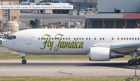 Máy bay của Hãng Fly Jamaica hạ cánh khẩn cấp, 6 người bị thương - Ảnh 1.