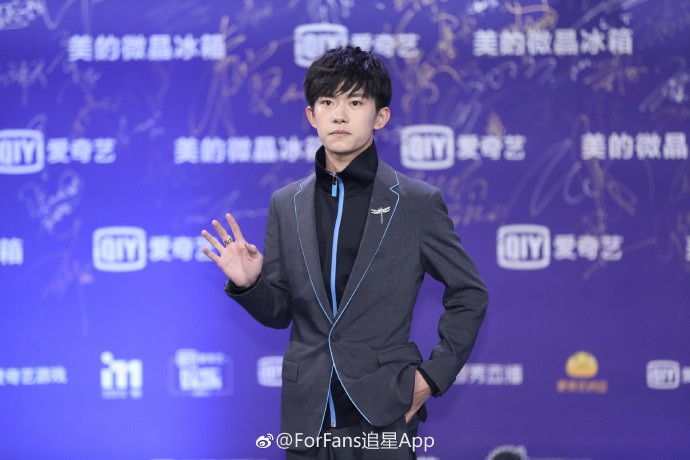 Thảm đỏ iQiYi: Hoàng hậu Tần Lam chặt chém thảm đỏ, Mỹ nhân 4000 năm cùng Quan Hiểu Đồng hoá tiên nữ - Ảnh 46. Thảm đỏ iQiYi: Hoàng hậu Tần Lam chặt chém thảm đỏ, Mỹ nhân 4000 năm cùng Quan Hiểu Đồng hoá tiên nữ - Ảnh 46.
