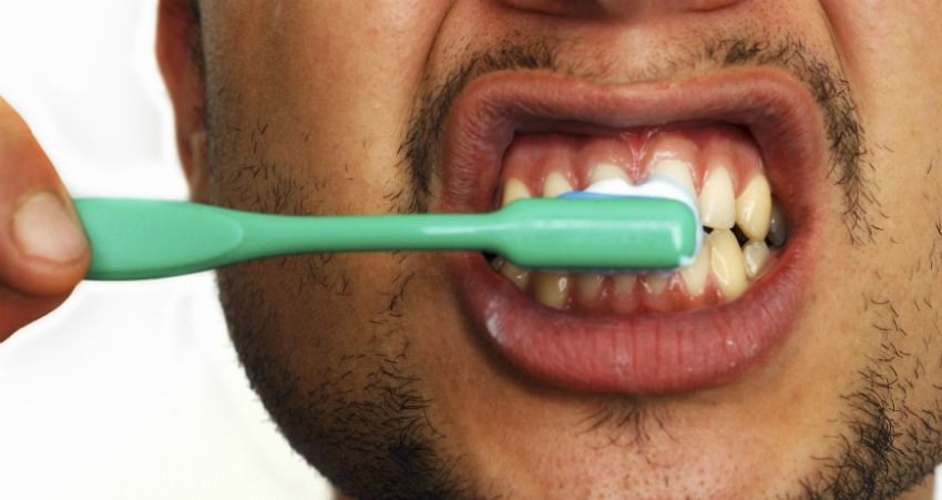 Răng của bạn có đốm trắng kỳ lạ này? Đây là lý do chúng xuất hiện - Ảnh 2. Răng của bạn có đốm trắng kỳ lạ này? Đây là lý do chúng xuất hiện - Ảnh 2.