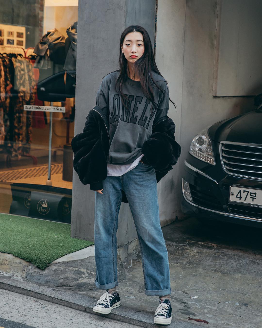 Street style không áo dạ, áo phao của giới trẻ Hàn tuần qua chính là gợi ý mix đồ tuyệt vời cho mùa đông không lạnh tại Hà Nội lúc này - Ảnh 9.