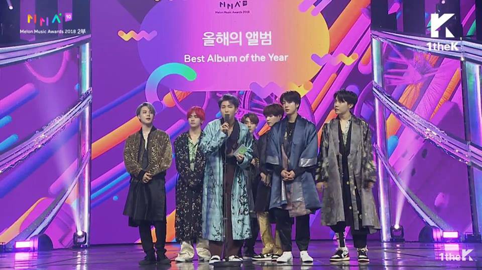 V (BTS) bất ngờ trở thành nạn nhân của sự cố hài hước nhất lịch sử lễ trao giải MMA - Ảnh 3. V (BTS) bất ngờ trở thành nạn nhân của sự cố hài hước nhất lịch sử lễ trao giải MMA - Ảnh 3.