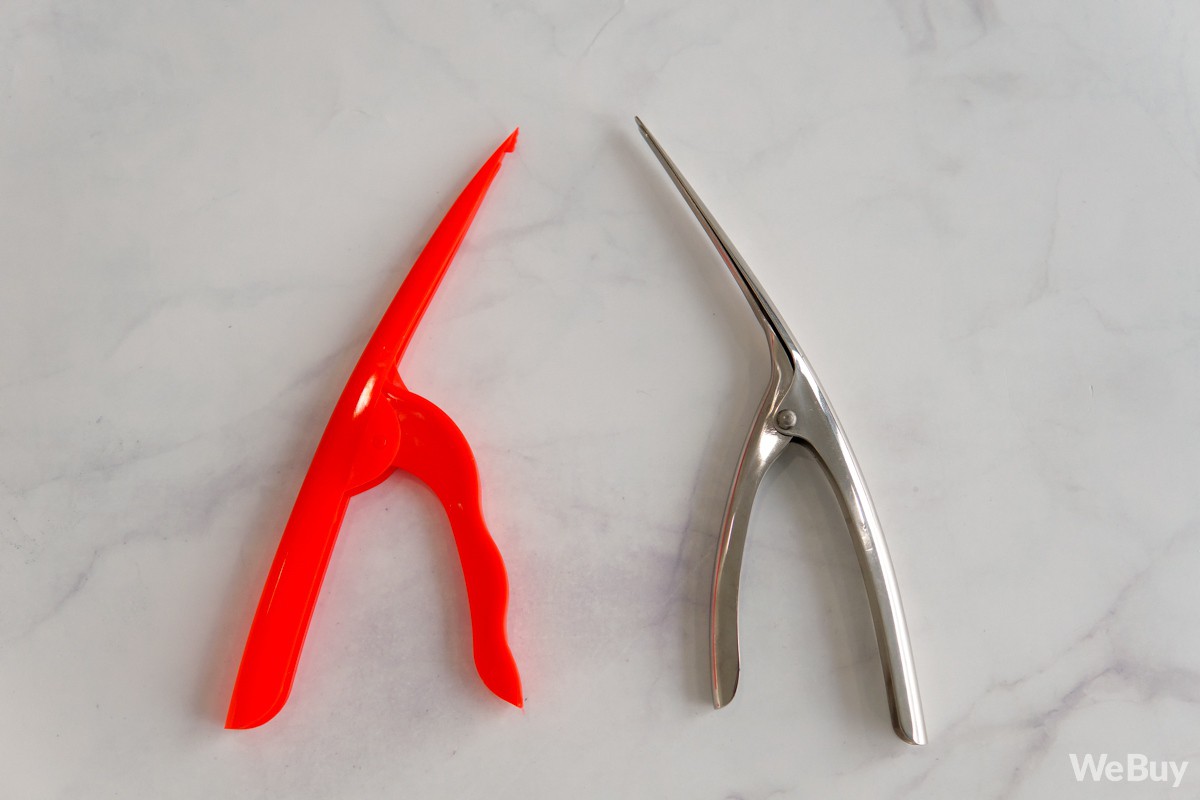 Muốn tiết kiệm thời gian nên mua kìm lột vỏ tôm, gái xinh cay đắng nhận ra đến cuối cùng bàn tay ta lại làm nên tất cả - Ảnh 2.