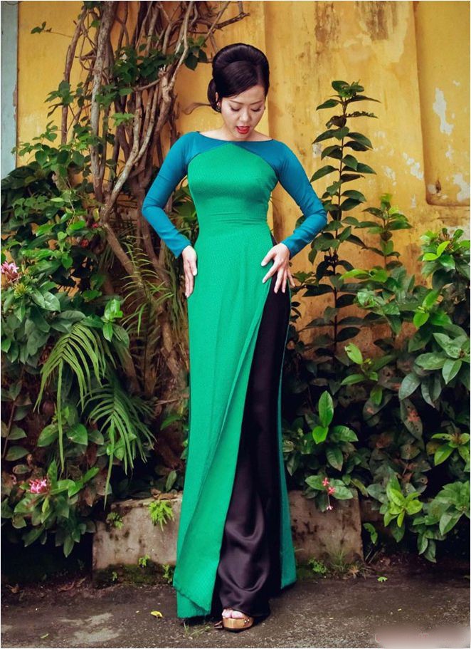 Hồng Ánh - Người nghệ sĩ gắn liền với những sắc thái xanh dương - Ảnh 2. Hồng Ánh - Người nghệ sĩ gắn liền với những sắc thái xanh dương - Ảnh 2.
